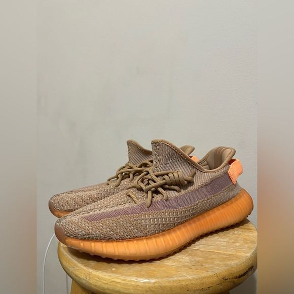Adidas Yeezy Boost 350 V2 Clay - Picture 3 of 12